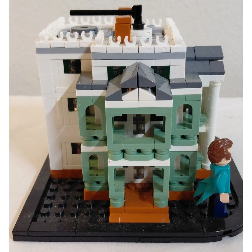 LEGO Mini Disney The Haunted Mansion (40521) - Built Model with Minifigure